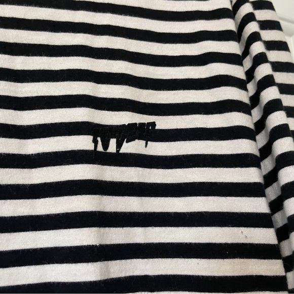 10.Deep Striped Turtleneck - Picture 2 of 5